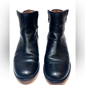 FRYE Carly Zip Chelsea Leather Booties Boots 7B